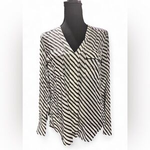 Express Black and White Diagonal Stripe 2016 Chevron Blouse Size Medium